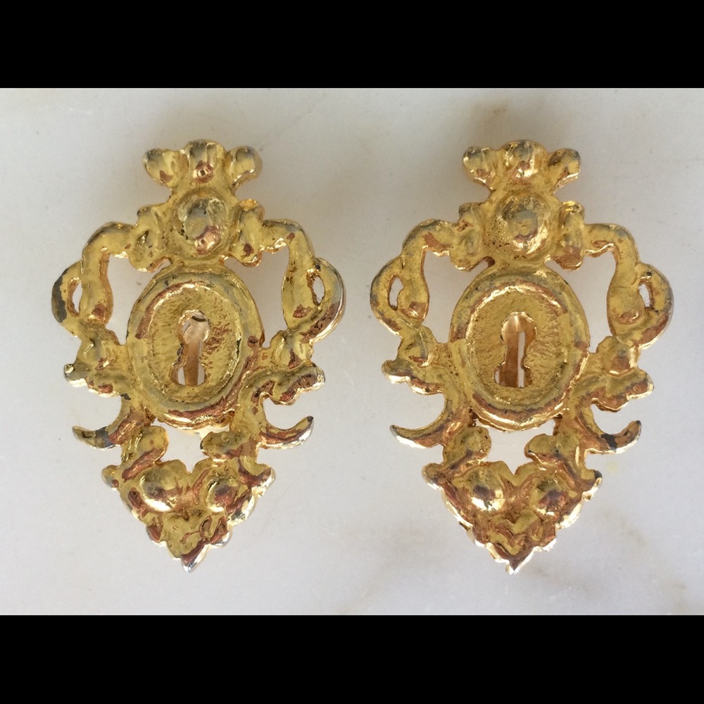 BAROQUE KEYHOLE CLIP-ON EARRINGS SIGNED PARIS